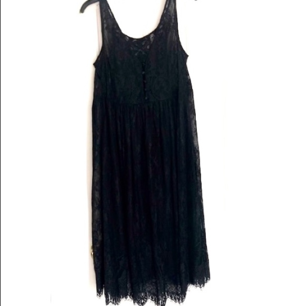 Lace mid-length dress in Morning Glory